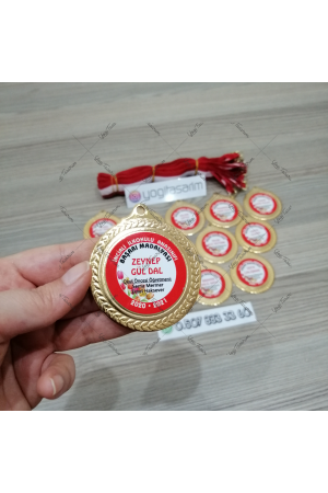 İsme Özel Anasınıfı Başarı Madalyası 