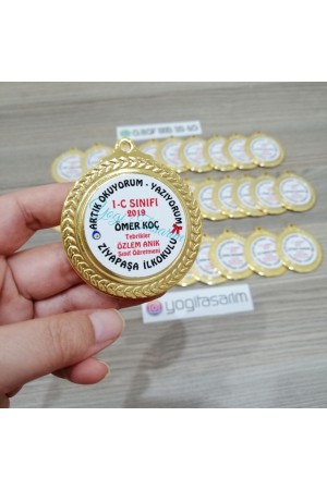 İsme Özel Artık Okuyorum Yazıyorum Madalyası 