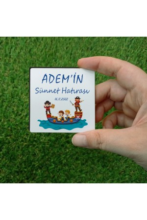 Korsan Temalı Kare Ahşap Magnet